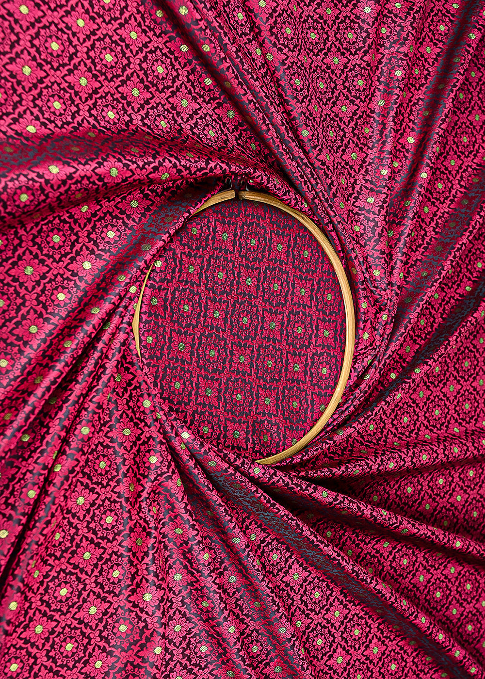 Black-Banarasi-Brocade-Fabric-With-All-Over-Golden-Zari-Handloom-21919-close-view