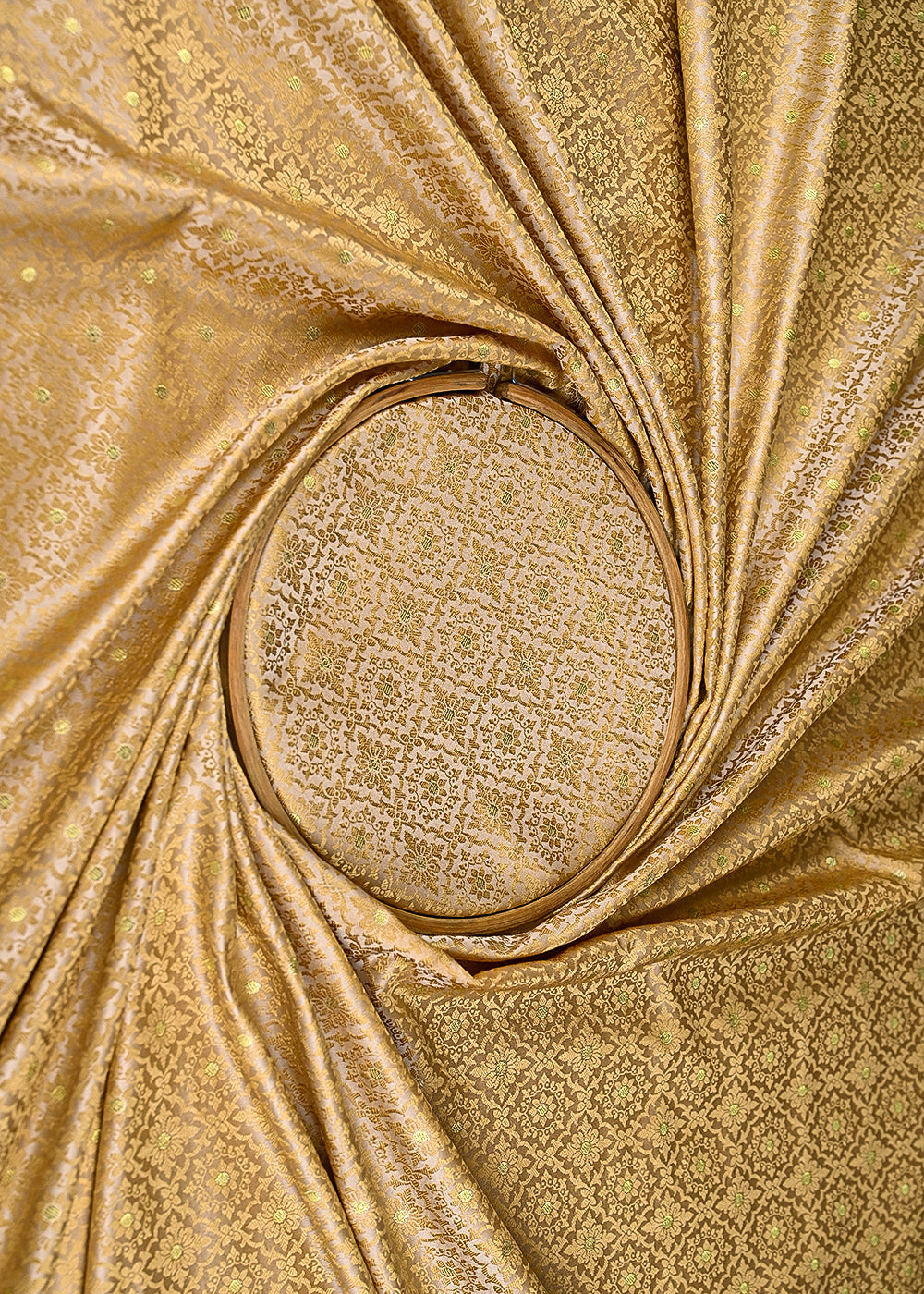 Golden-Banarasi-Brocade-Fabric-With-All-Over-Golden-Zari-Handloom-21920-close-view
