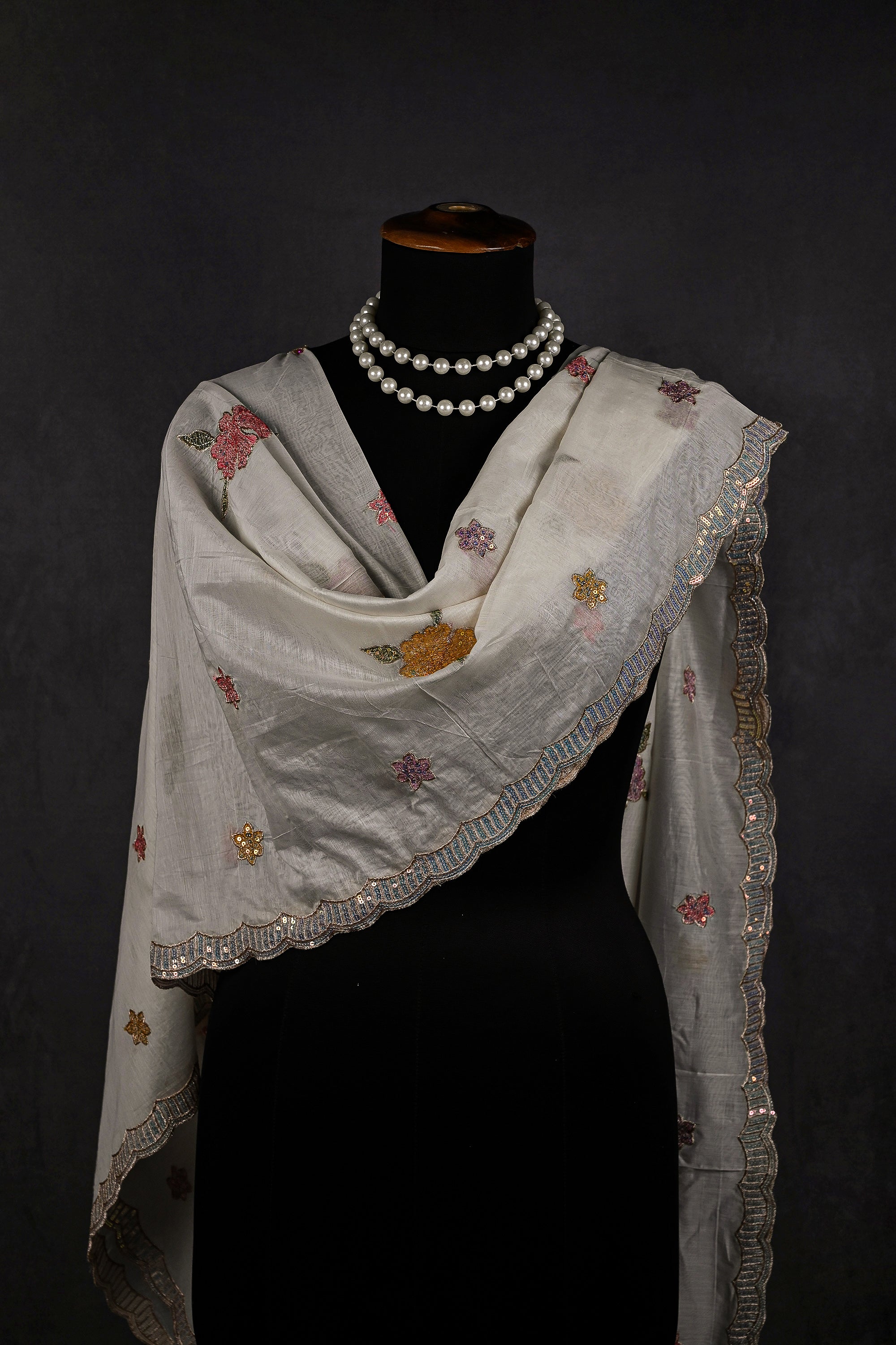 White-Chanderi-Dupatta-With-All-Over-Zari,-Thread-And-Sequins-Work-21943-wearing-view