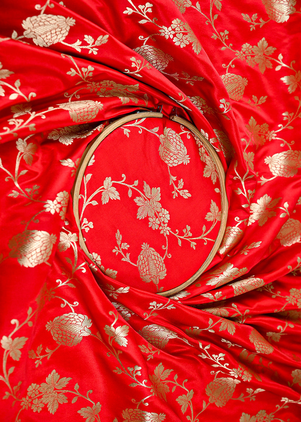 Red-Banarasi-Brocade-Fabric-With-All-Over-Zari-Handloom-22232-close-view