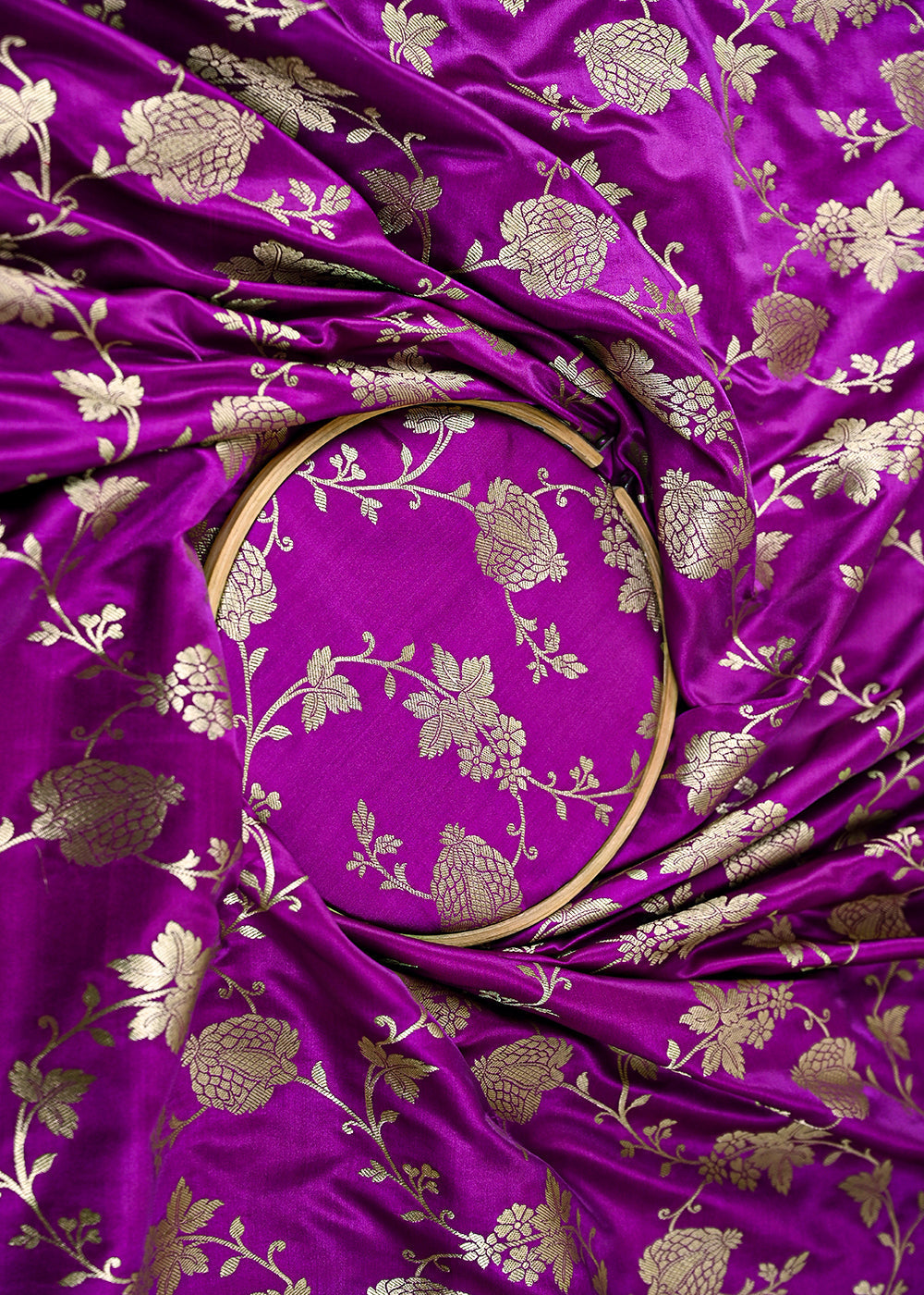 Purple-Banarasi-Brocade-Fabric-With-All-Over-Zari-Handloom-22233-close-view
