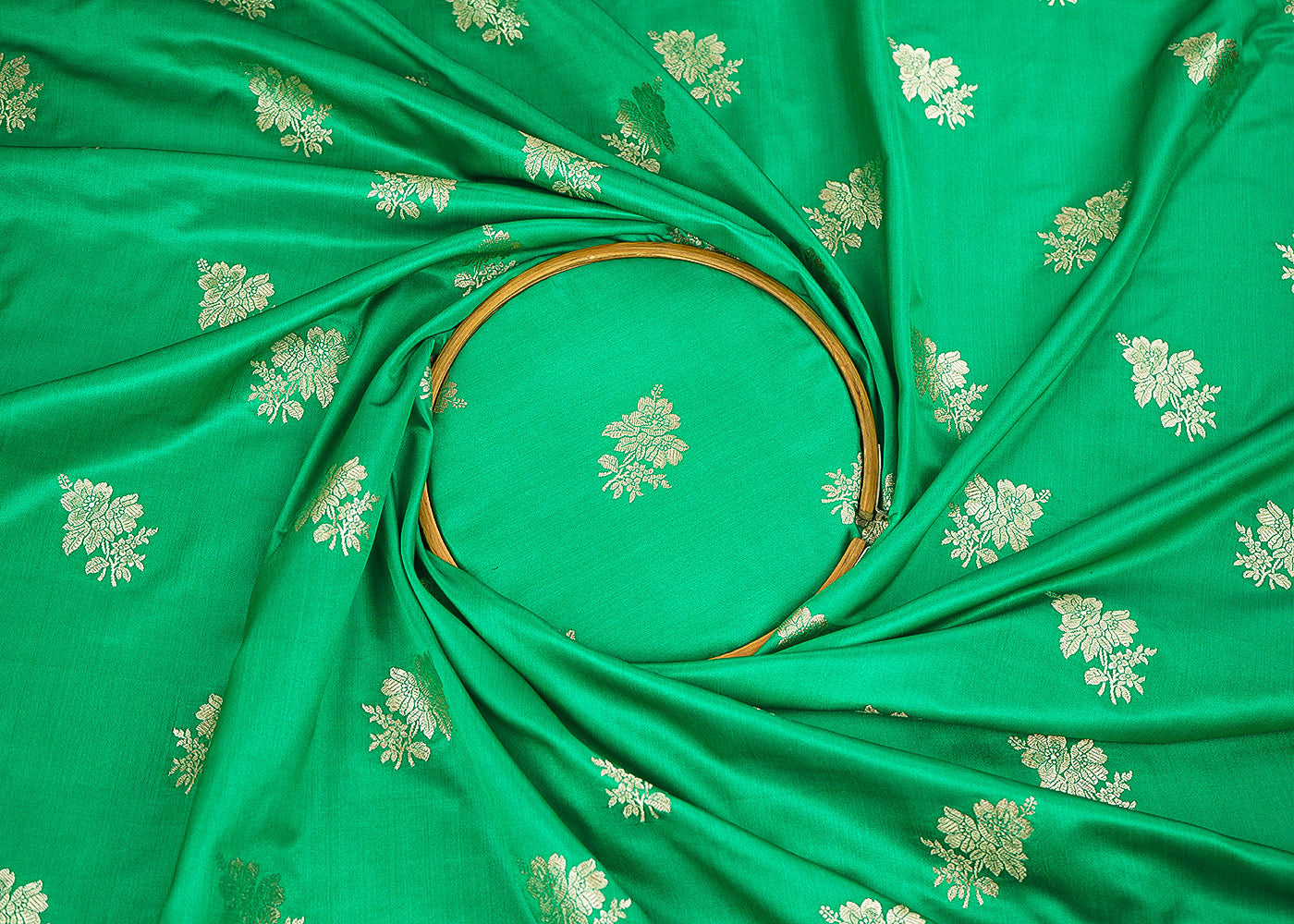 Green-Banarasi-Brocade-Fabric-With-Allover-Zari-Handloom-22259-close-view