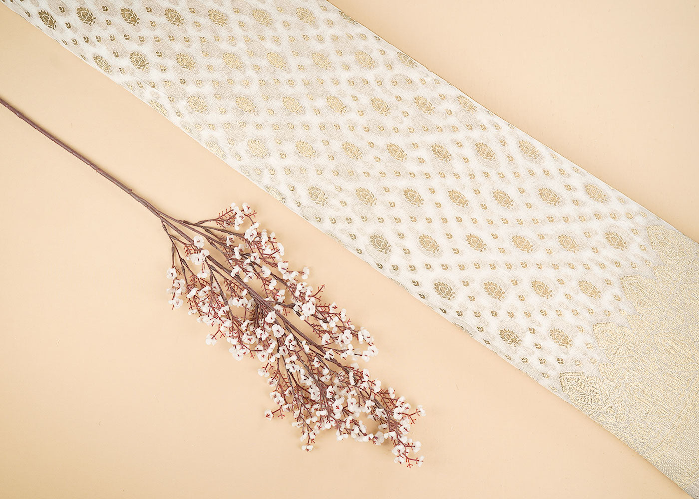 White-Dyeable-Georgette-Fabric-With-Allover-Zari-Handloom-With-One-Side-Border-22342