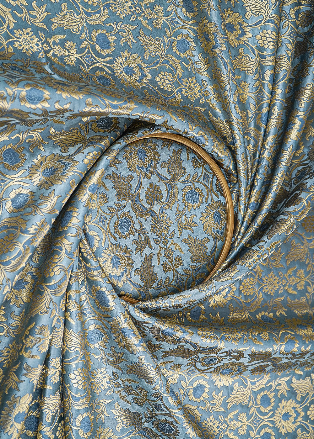 Grey-Banarasi-Brocade-Fabric-With-All-Over-Zari-Handloom-22571-close-view