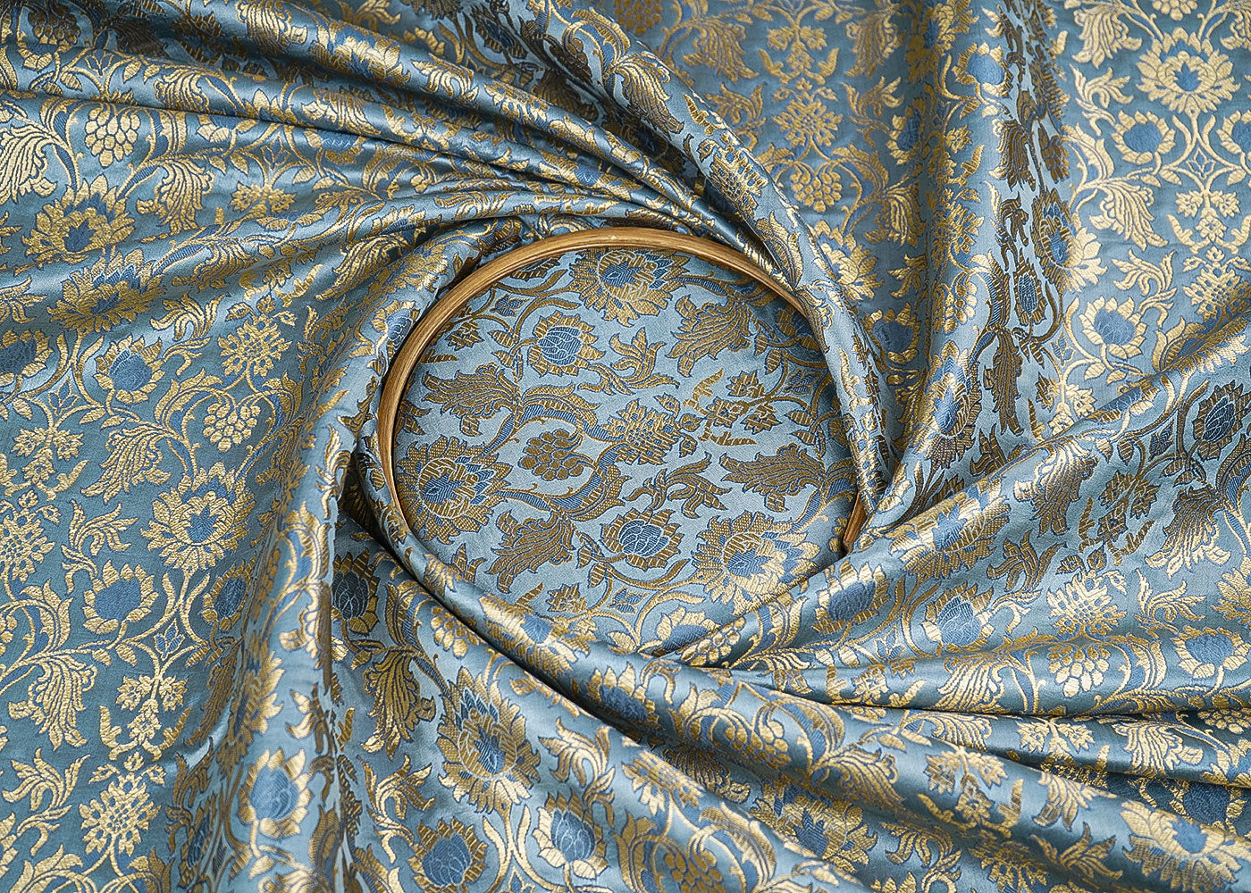 Grey-Banarasi-Brocade-Fabric-With-All-Over-Zari-Handloom-22571-close-view