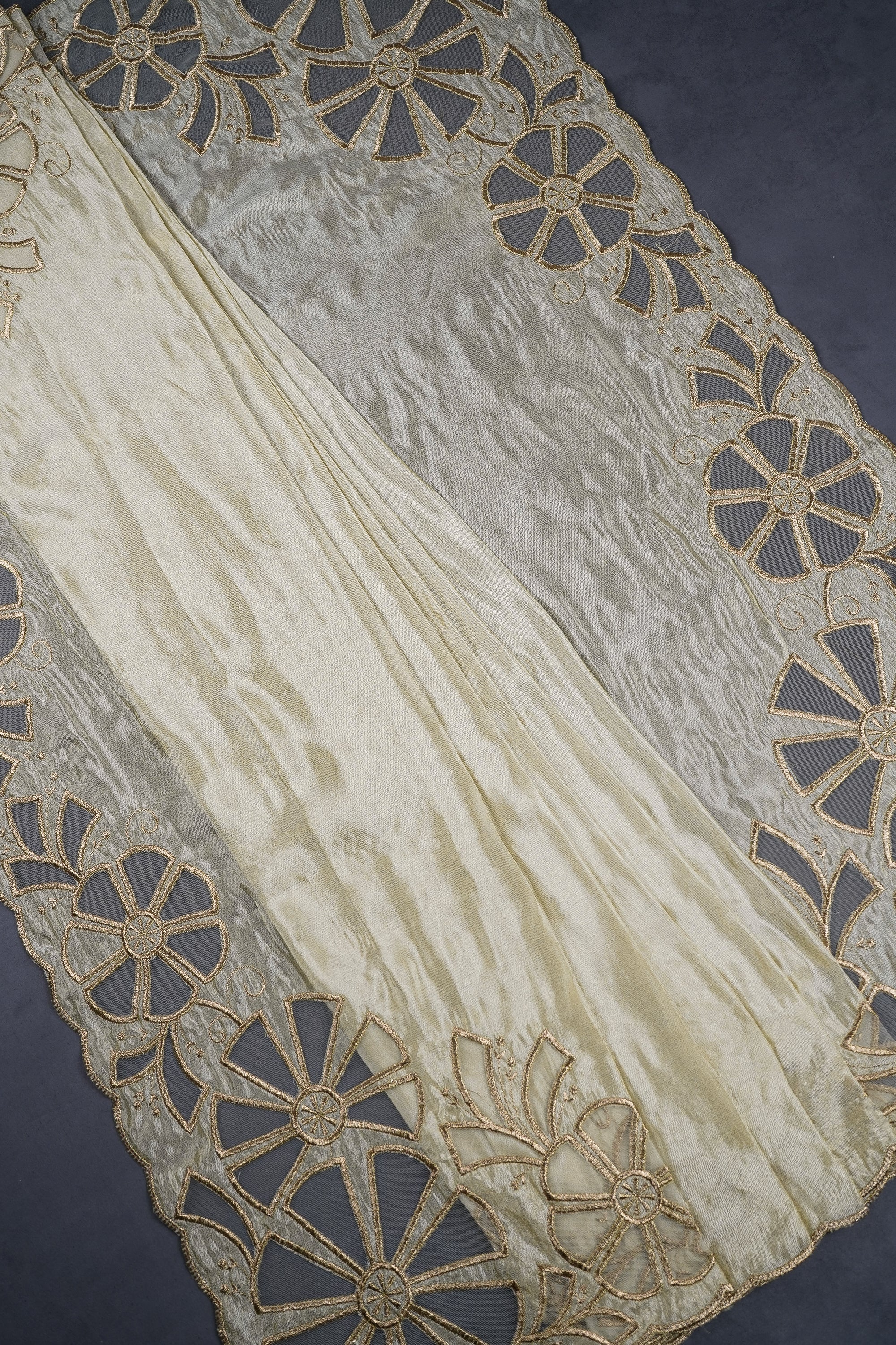 white-tissue-dupatta-with-all-over-zari-and-organza-cutwork-22594-pleats-view