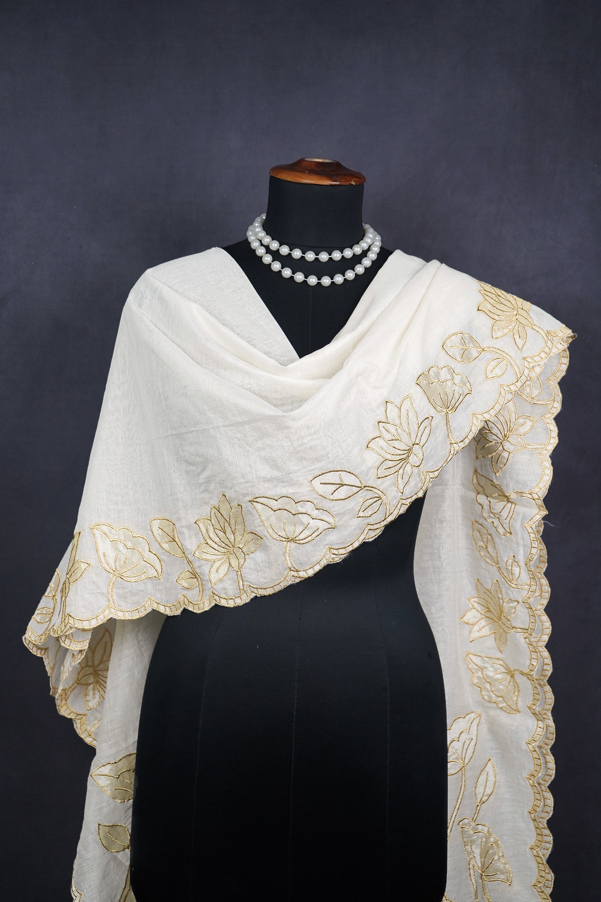 golden-chanderi-dupatta-with-all-over-zari-work-23017-real-view