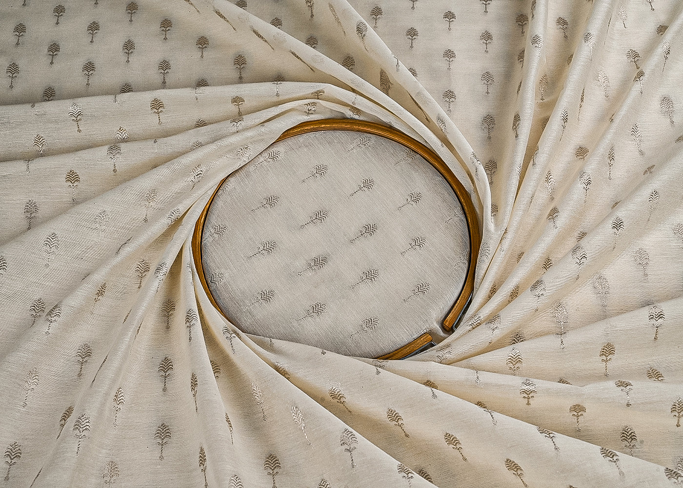 White-Dyeable-Organza-Fabric-With-All-Over-Zari-Handloom-23083-close-view