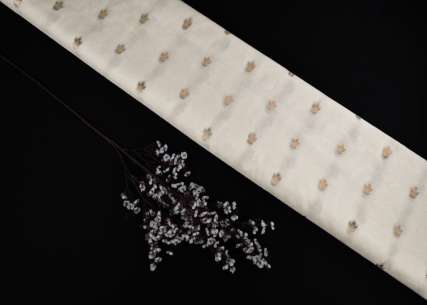 White-Dyeable-Organza-Fabric-With-All-Over-Zari-Handloom-23091