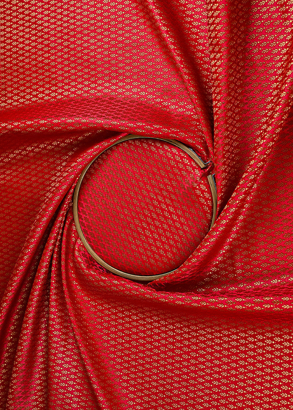 red-banarasi-brocade-fabric-with-all-over-golden-zari-handloom-23168-close-view