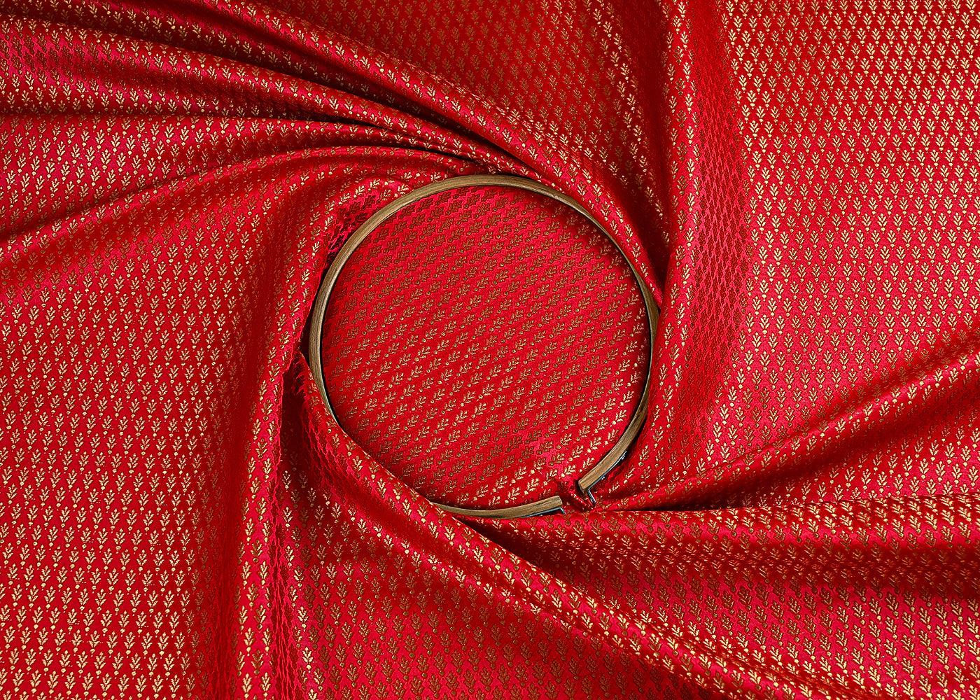 red-banarasi-brocade-fabric-with-all-over-golden-zari-handloom-23168-close-view