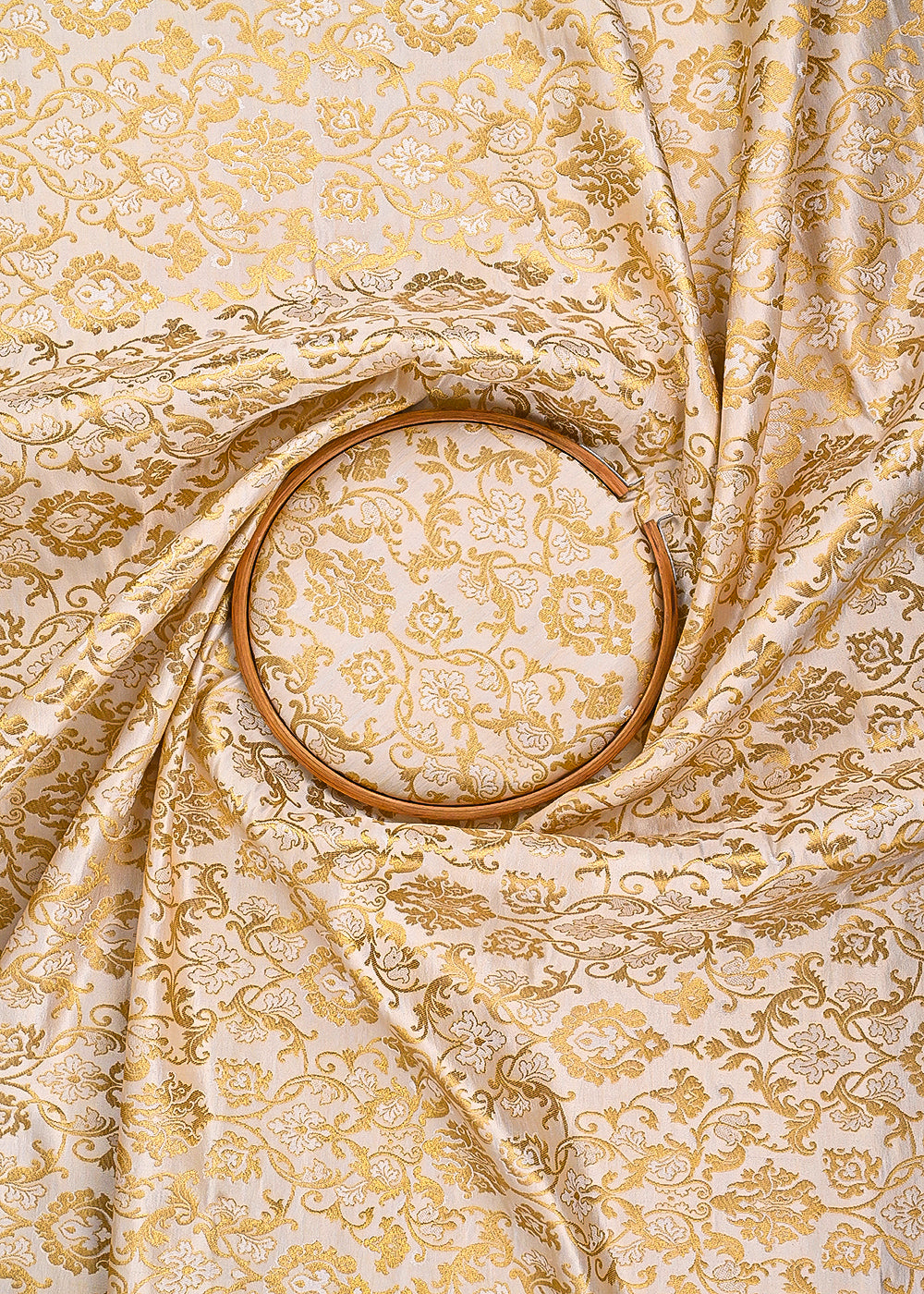 White Georgette Fabric With All Over Zari Handloom 23560