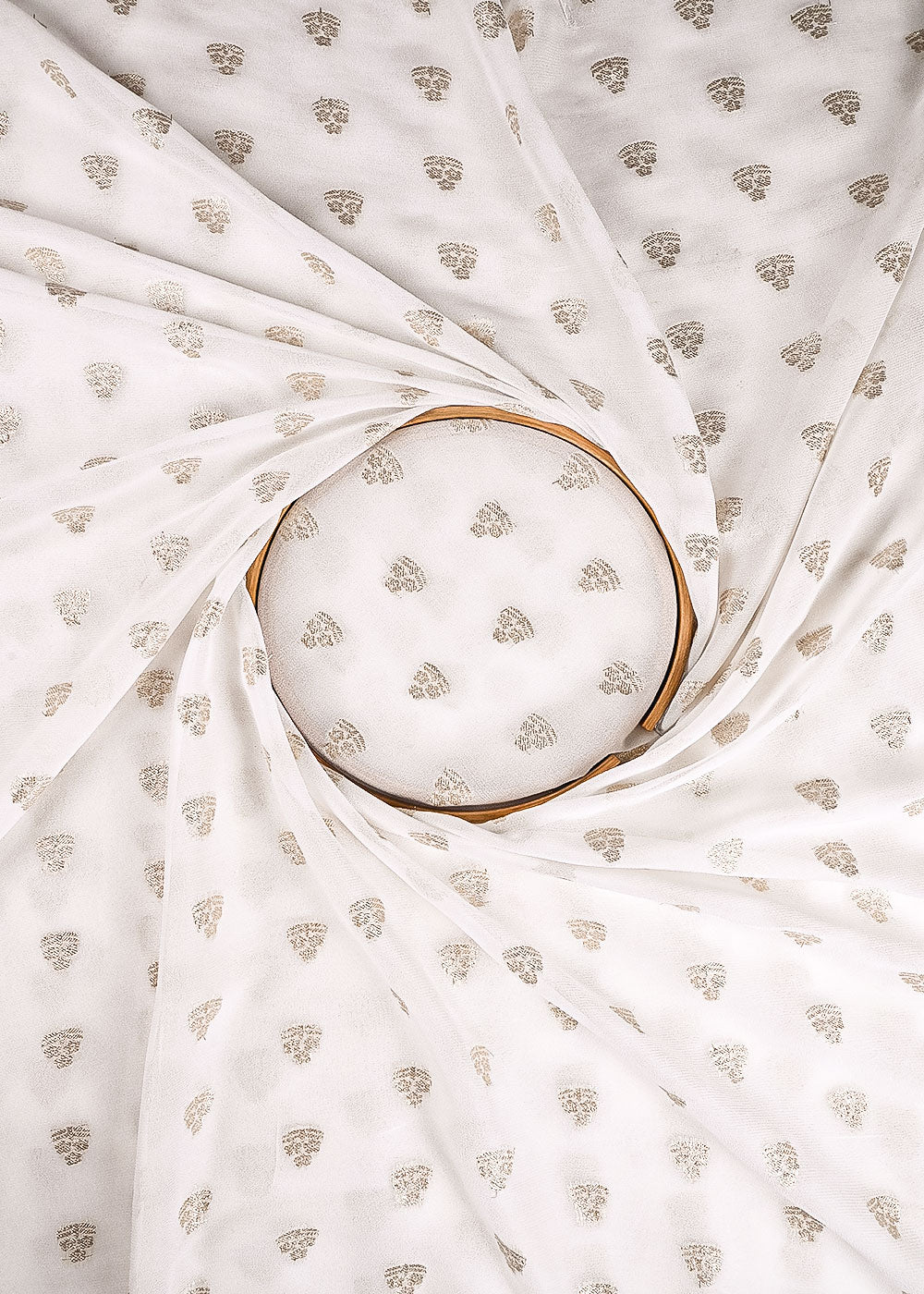 White Georgette Fabric With All Over Zari Handloom 23561