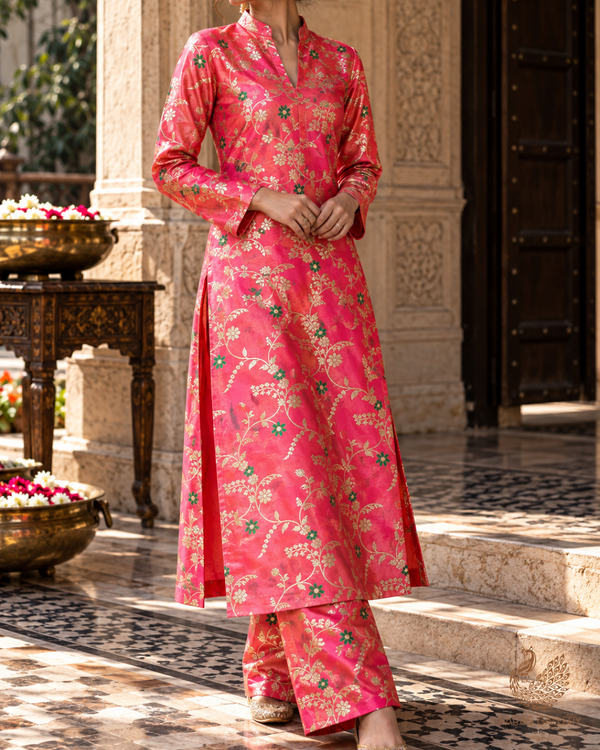 Pink Banarasi Brocade Fabric With All Over Thread And Golden Zari Handloom 23825