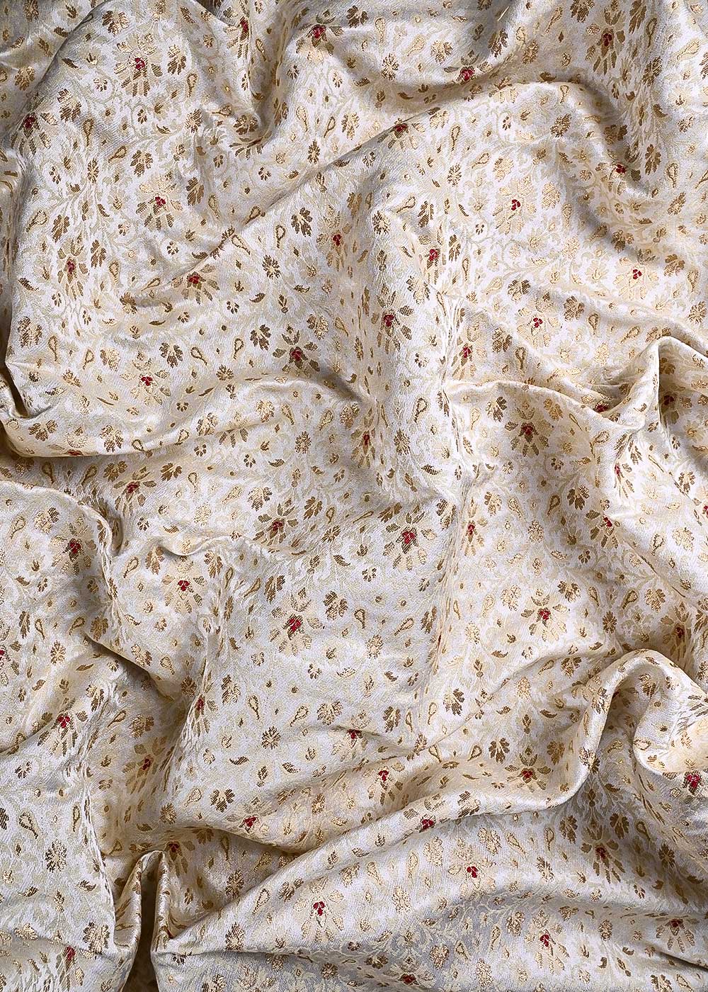 White Banarasi Brocade Fabric With All Over Thread And Zari Handloom 23892