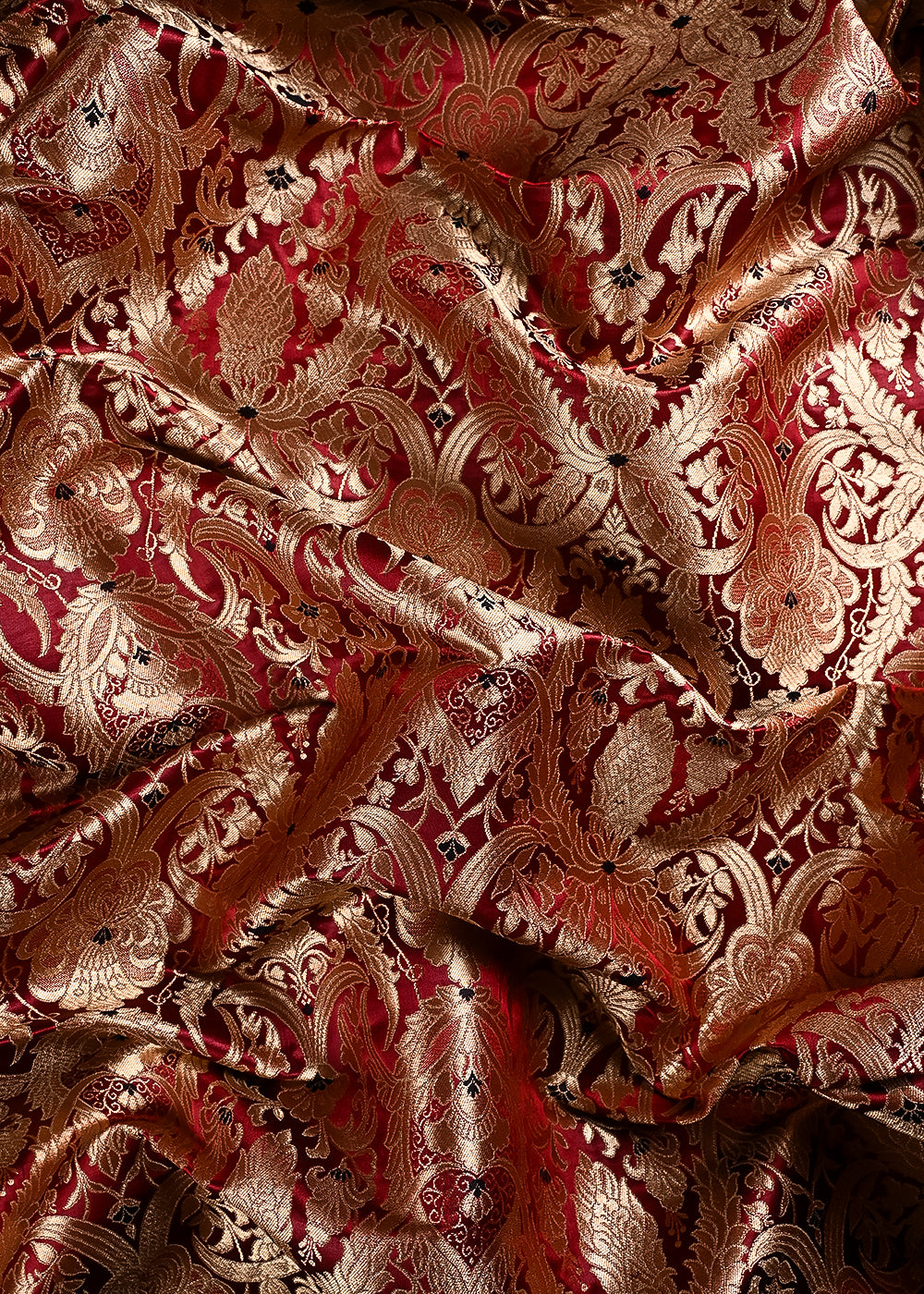 Maroon Banarasi Brocade Fabric With All Over Thread And Zari Handloom 24798
