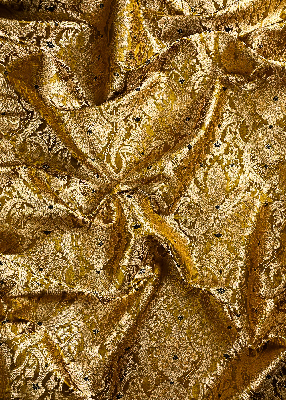 Mehendi Green Banarasi Brocade Fabric With All Over Thread And Zari Handloom 24799