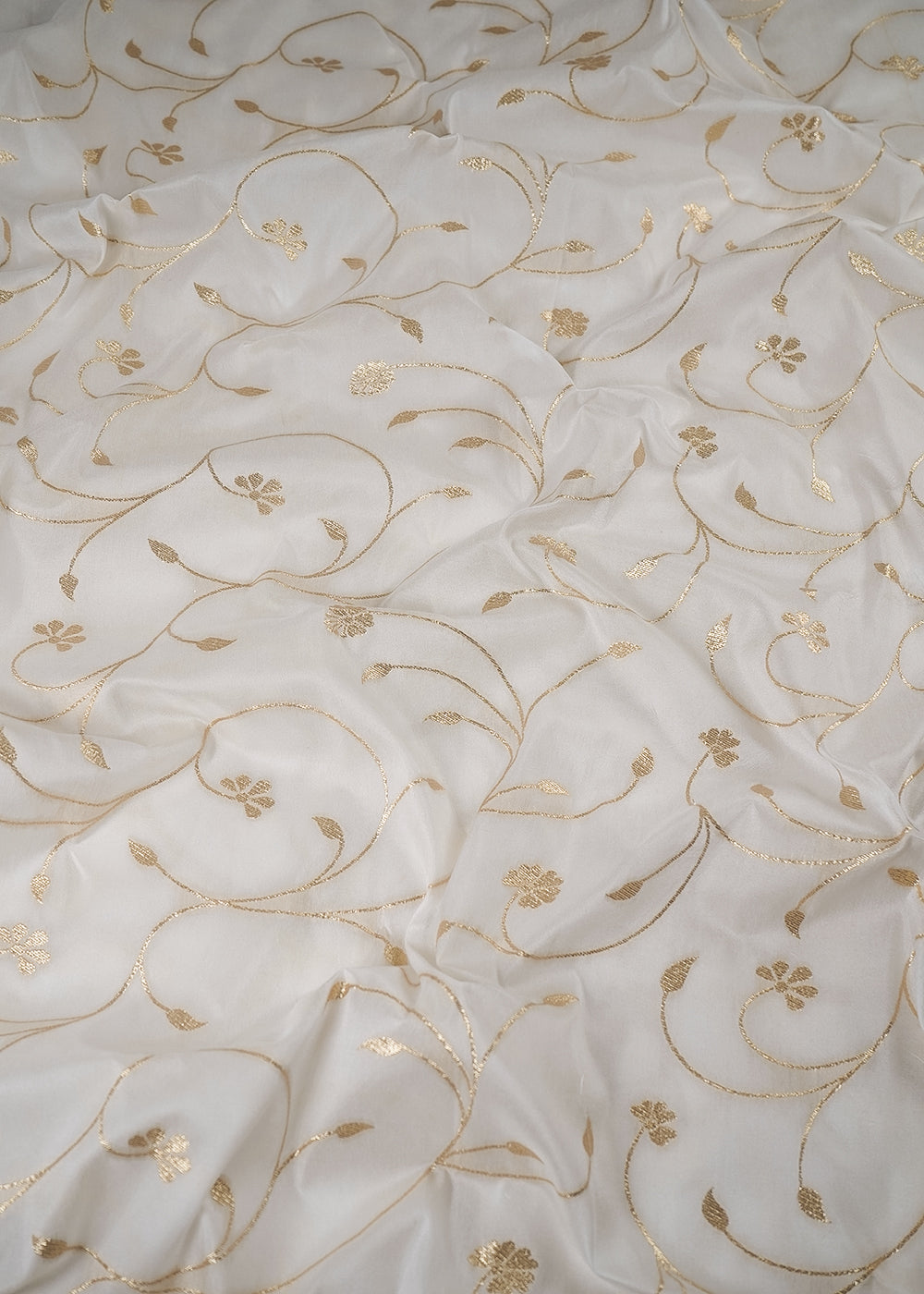 White Dyeable Silk Fabric With All Over Zari Handloom 24964