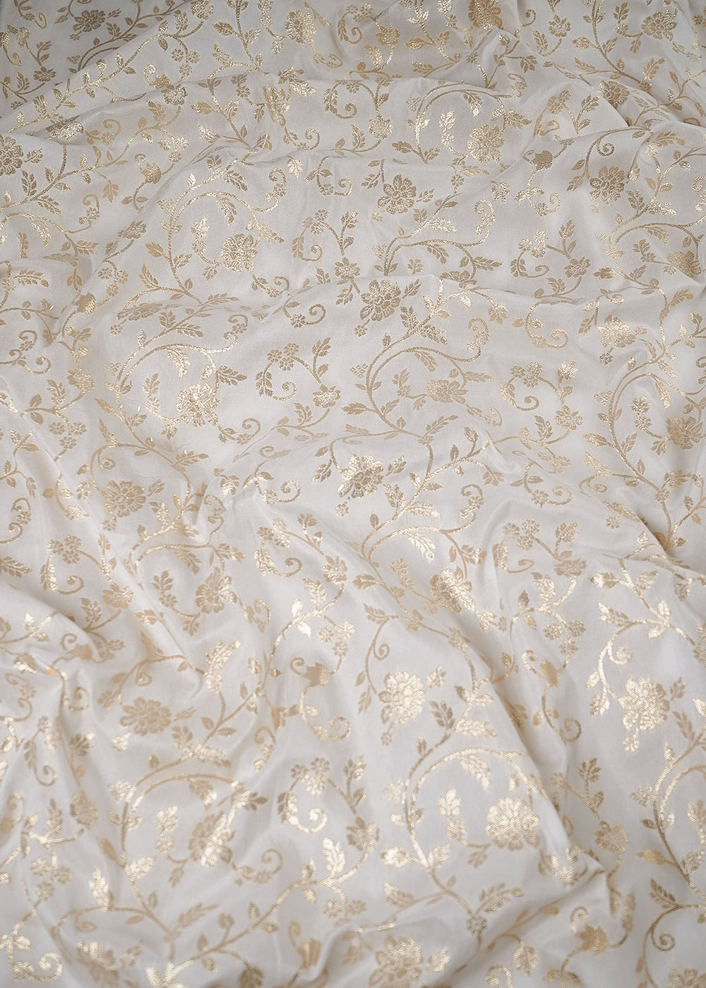 White Dyeable Silk Fabric With All Over Zari Handloom 24971