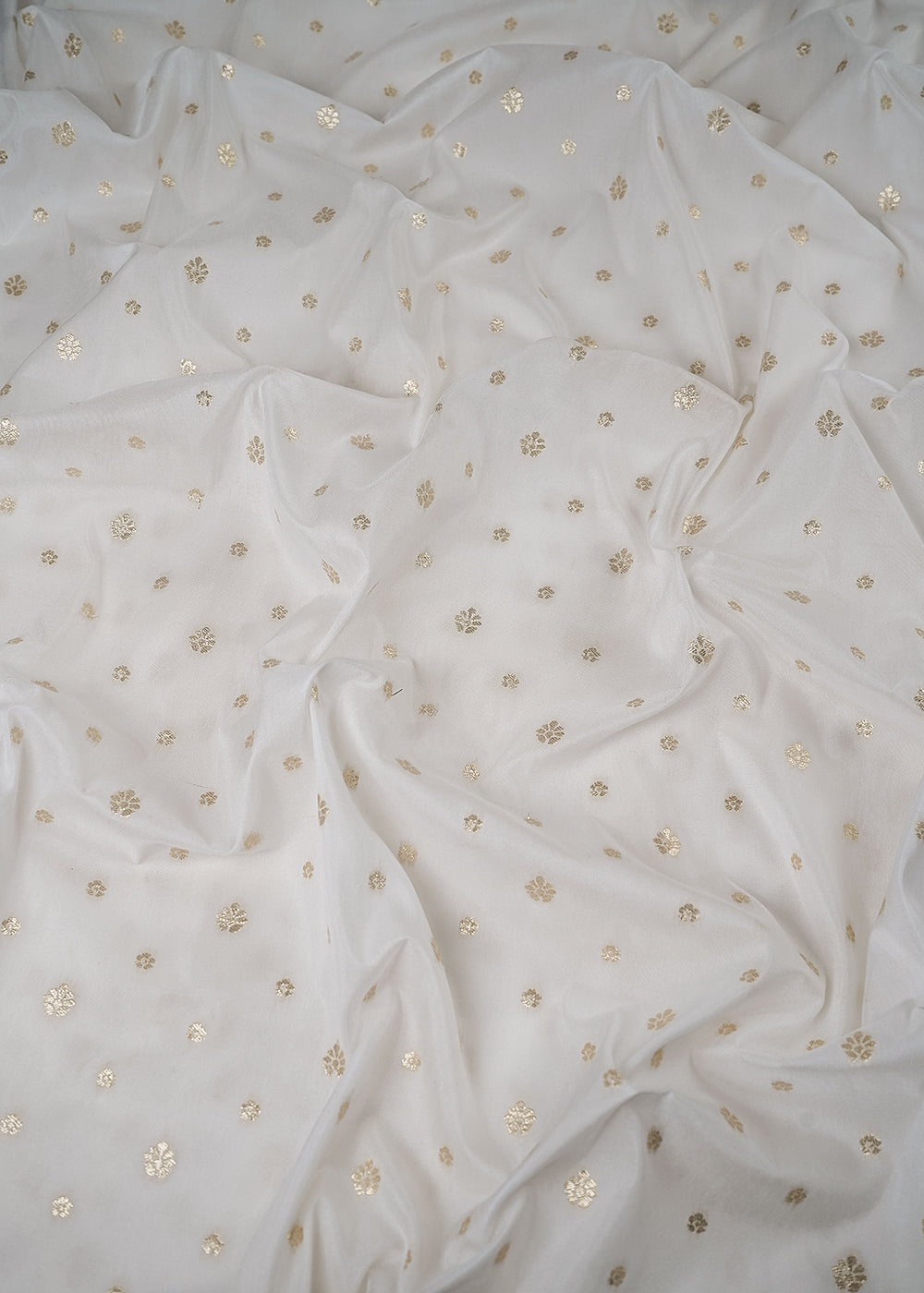 White Dyeable Silk Fabric With All Over Zari Handloom 24973
