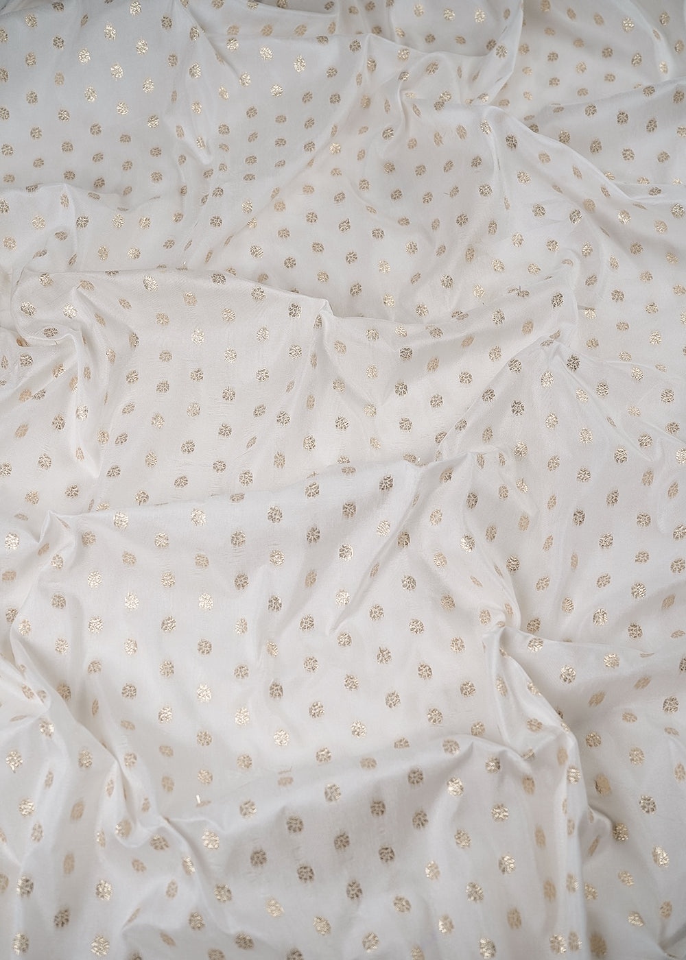 White Dyeable Silk Fabric With All Over Zari Handloom 24974
