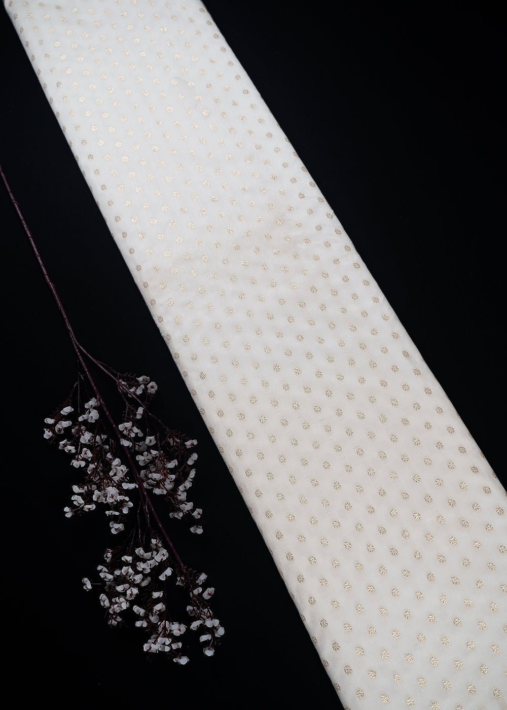 White Dyeable Silk Fabric With All Over Zari Handloom 24974