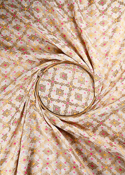 White Dyeable Georgette Fabric With All Over Zari Handloom 25020
