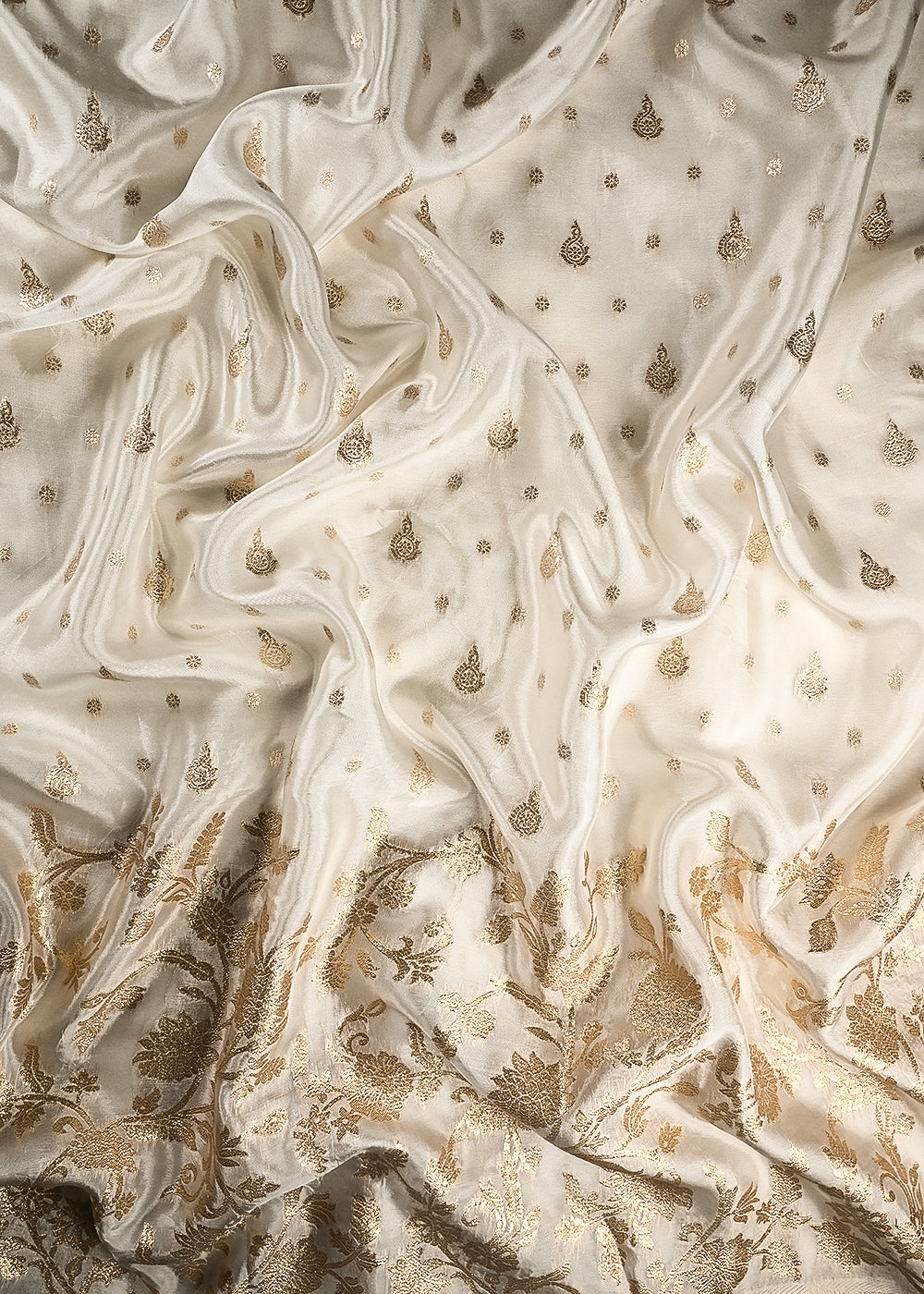 White Dyeable Silk Fabric With All Over Zari Handloom 25021