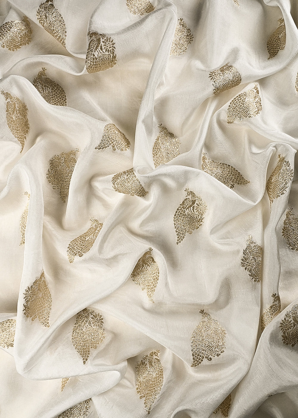 White Dyeable Silk Fabric With All Over Zari Handloom 25023