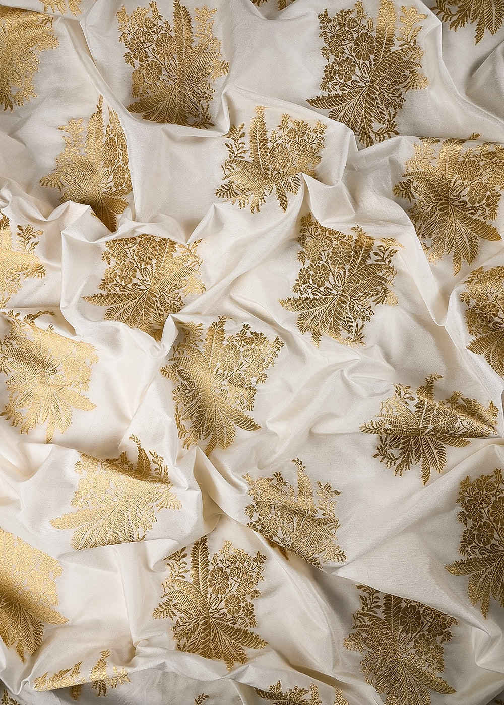 White Dyeable Silk Fabric With All Over Zari Handloom 25092