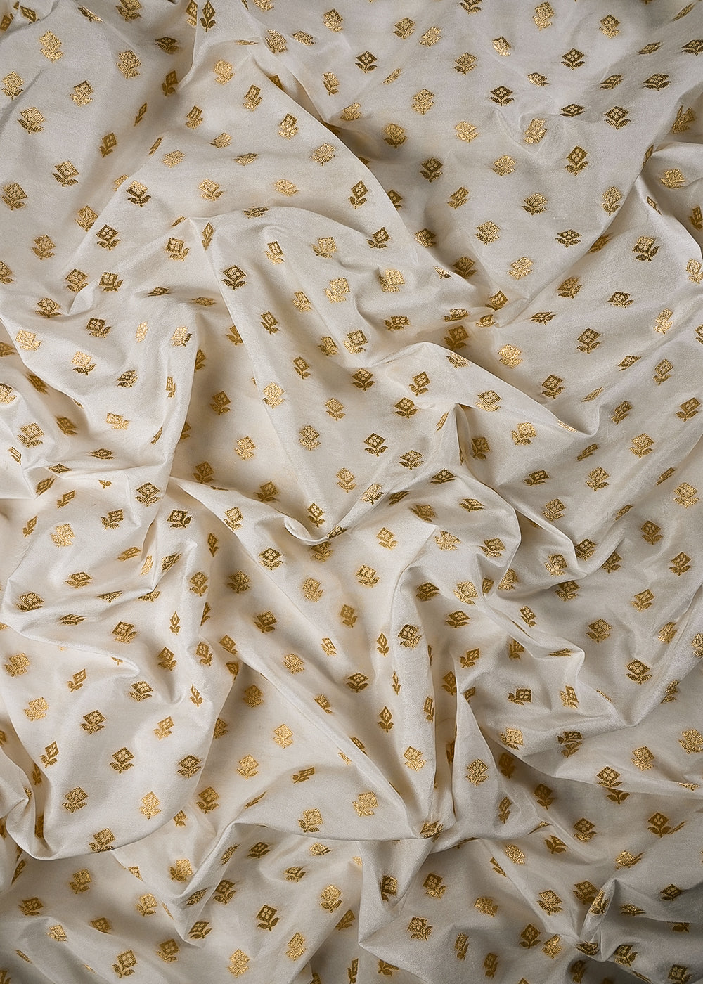 White Dyeable Silk Fabric With All Over Zari Handloom 25102