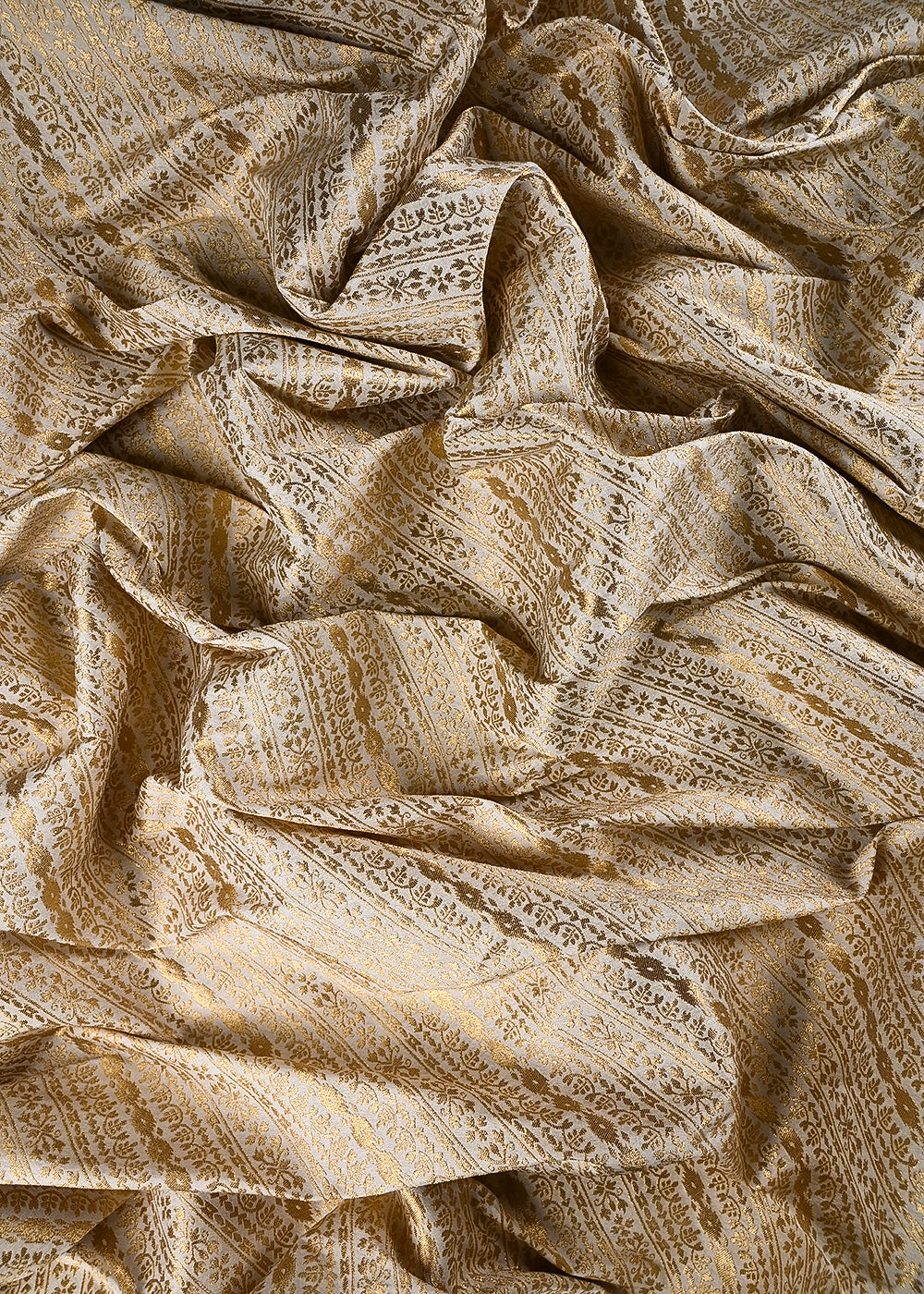 White Dyeable Silk Fabric With All Over Zari Handloom 25103