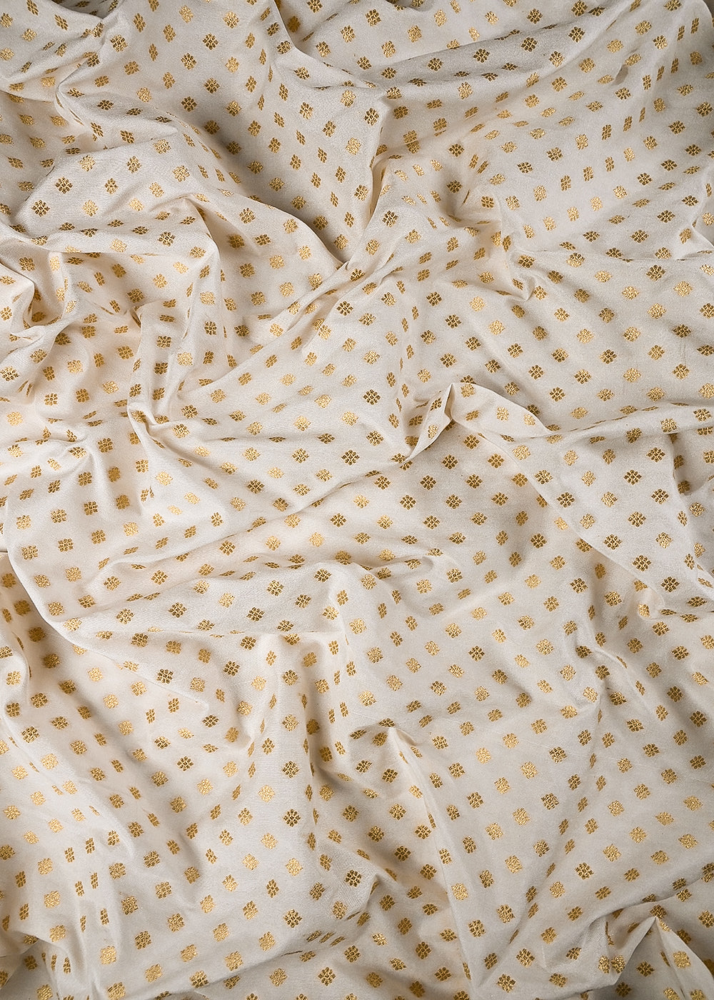 White Dyeable Silk Fabric With All Over Zari Handloom 25105