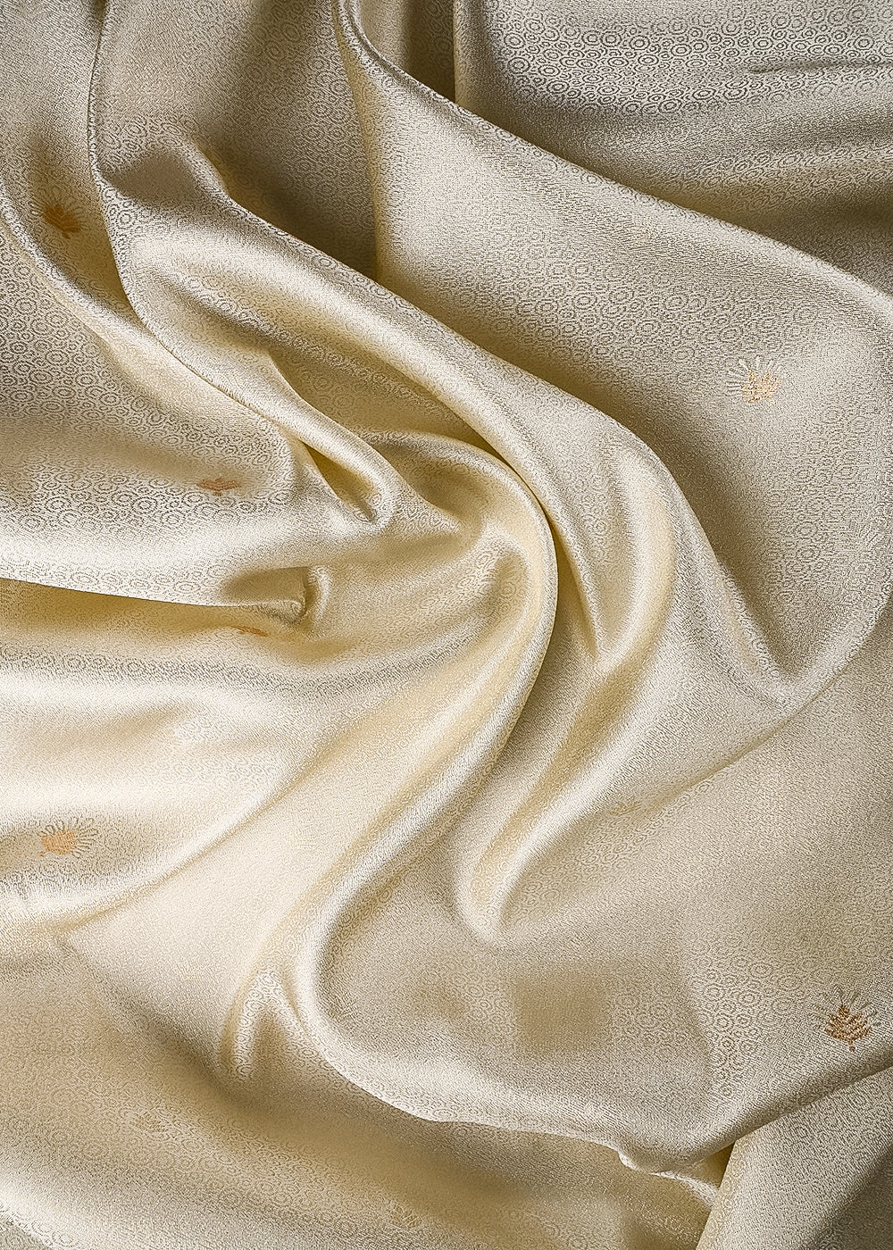 Golden Dyeable Tissue Fabric With All Over Zari Handloom 25154