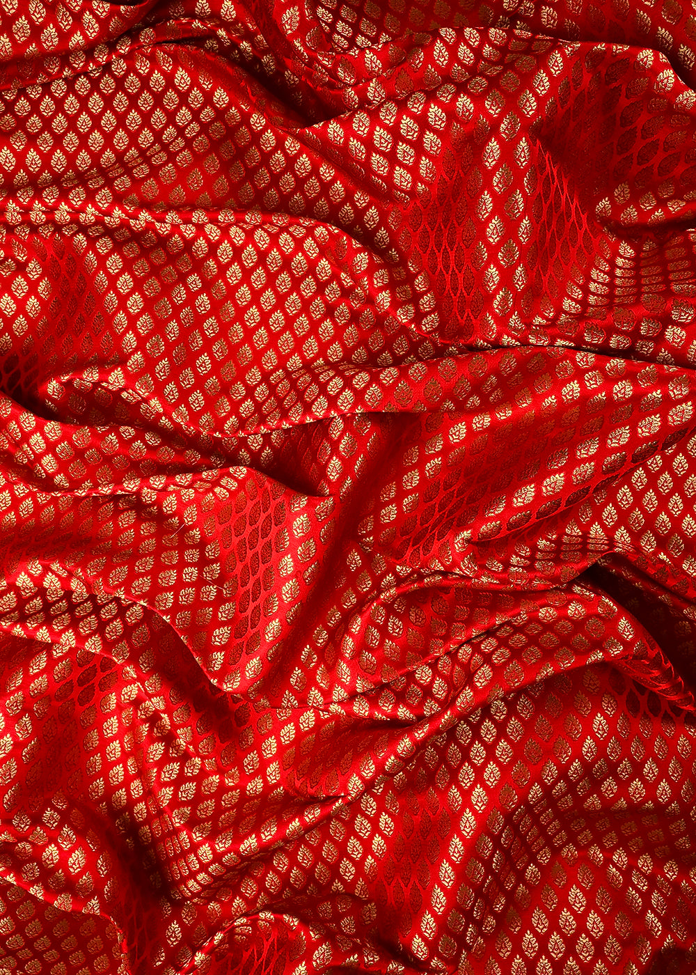 Red Banarasi Brocade Fabric With All Over Thread And Zari Handloom 25246