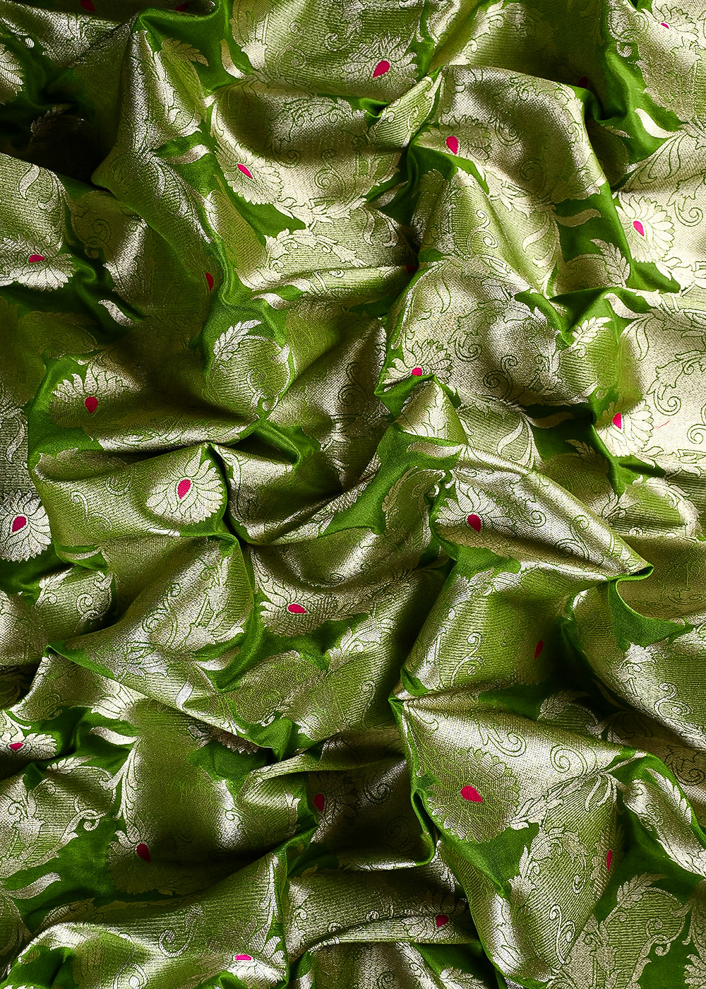Green Banarasi Brocade Fabric With All Over Thread And Zari Handloom 25768