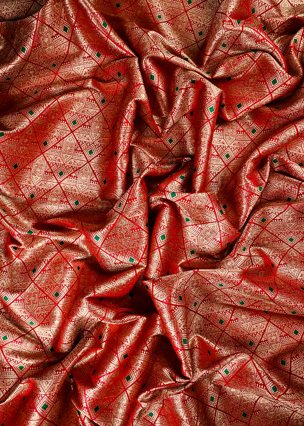 Maroon Banarasi Brocade Fabric With All Over Thread And Zari Handloom 25873