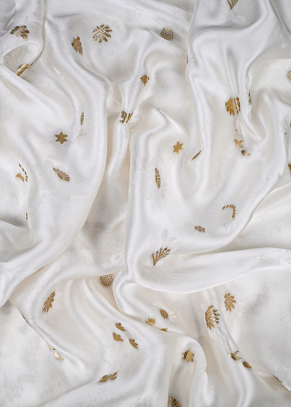 White Dyeable Silk Fabric With All Over Self And Zari Handloom 25937