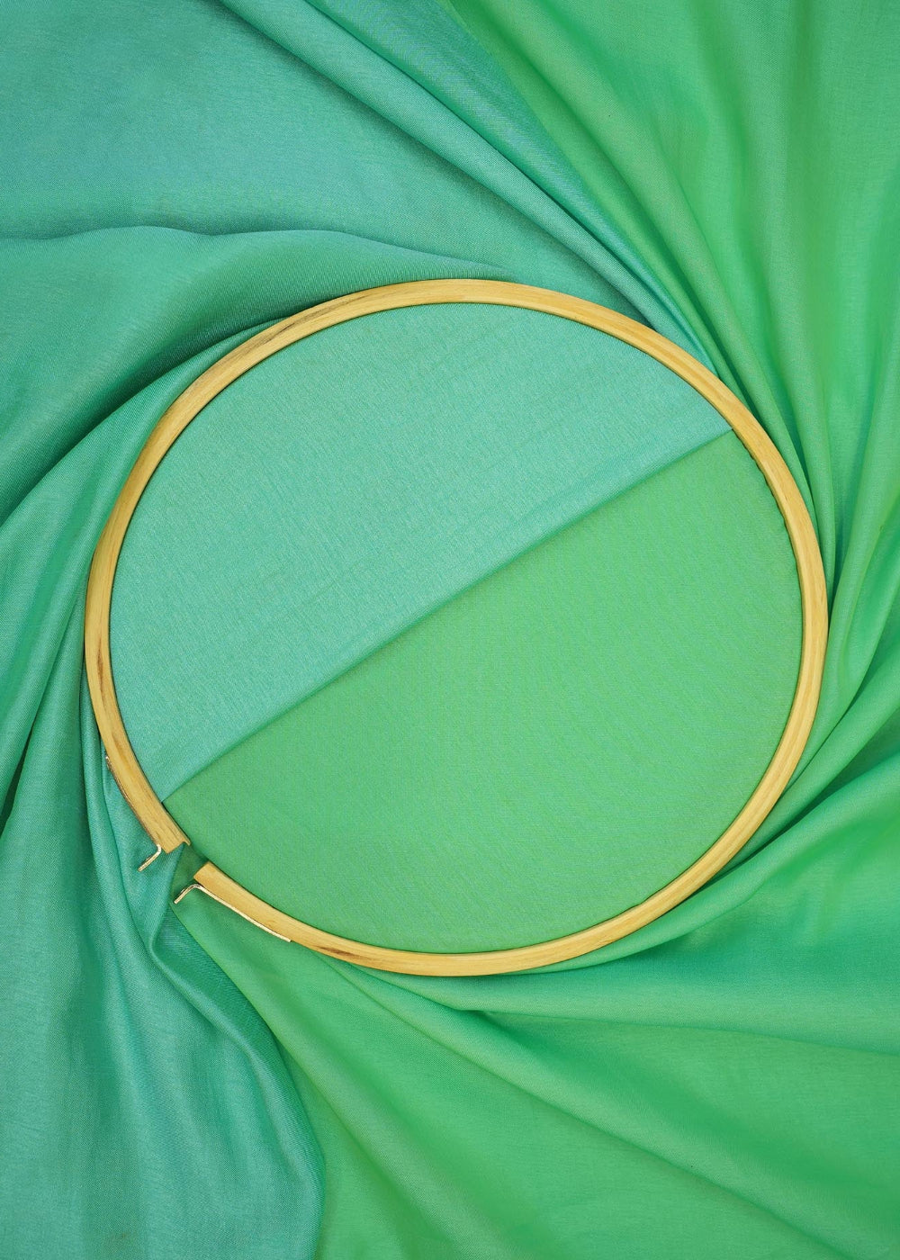 Parrot-green-coloured-barfi-silk-fabric-| -9248(8)-close-view