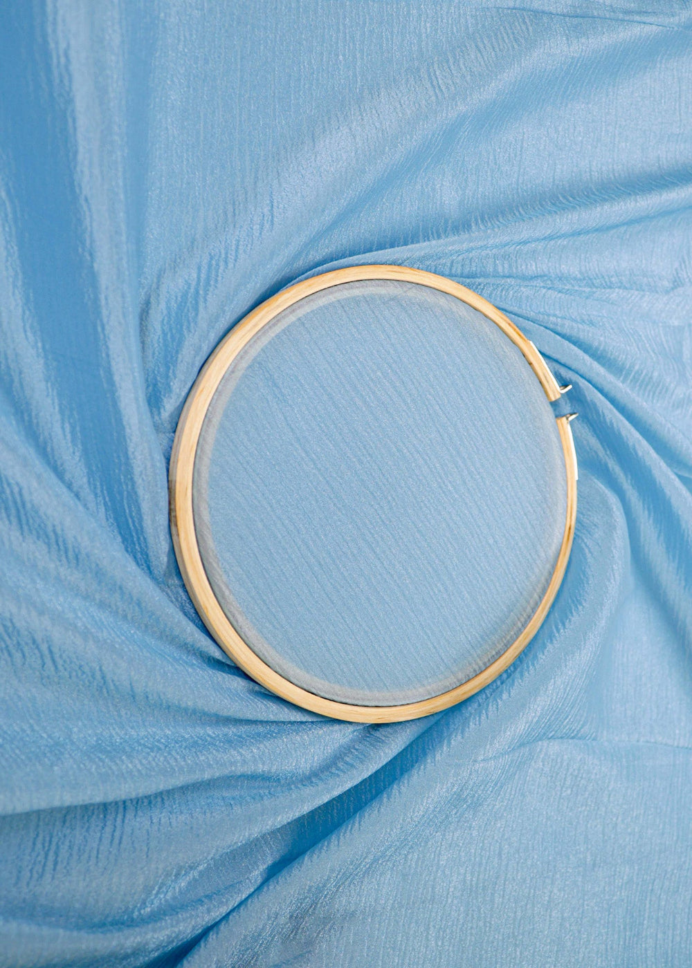 Sky-blue-coloured-crushed-tissue-organza-fabric-9259(28)-close-view