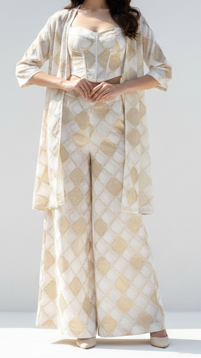 White Dyeable Organza Tissue Fabric with All Over Jaal Pattern Zari Handloom 12825